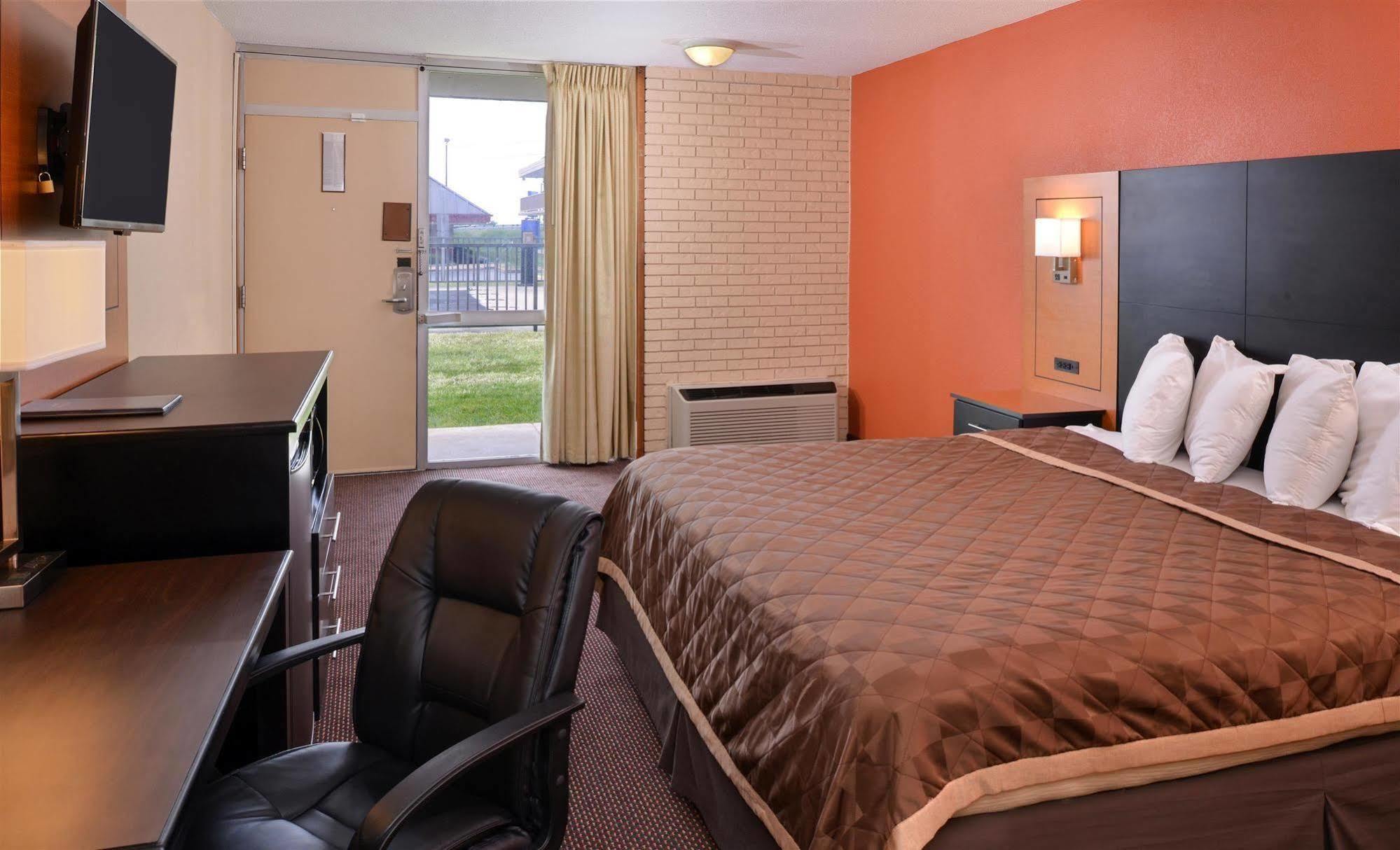 Americas Best Value Inn - Collinsville / St. Louis Extérieur photo